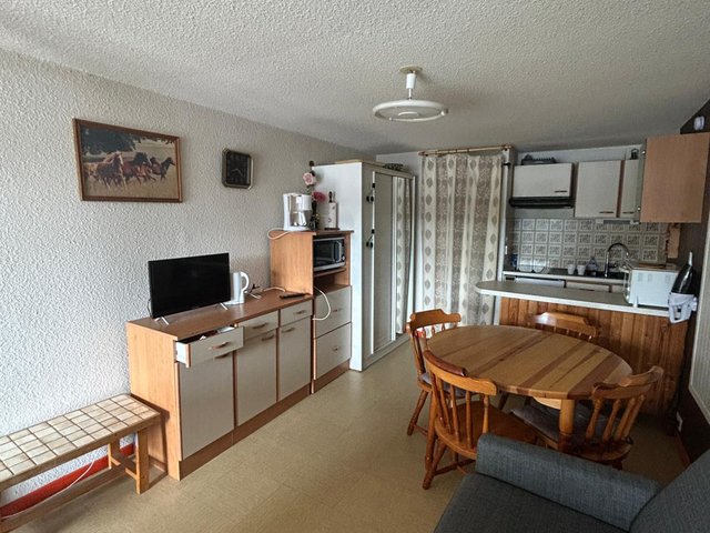 Studio 4 personnes avec terrasse - Super-Besse