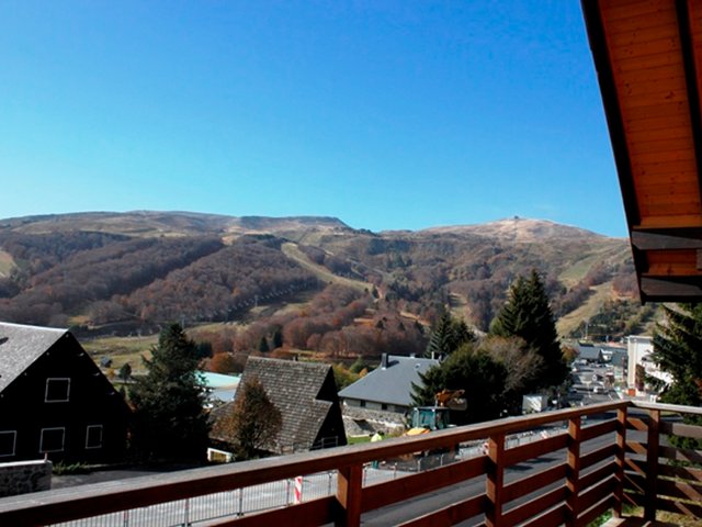 Chalet 5 pièces 9 personnes avec balcon - Super-Besse