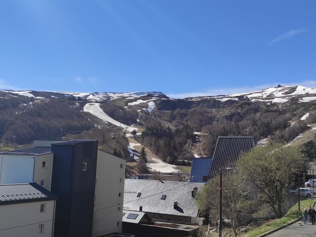 Appartement 2 pièces 6 personnes avec balcon - Super-Besse