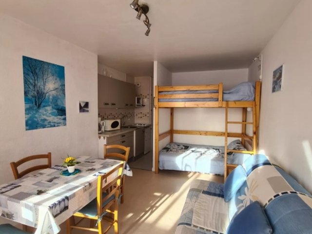 Studio 4 personnes avec balcon - Super-Besse