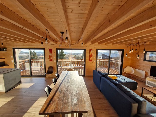 Chalet 7 pièces 14 personnes avec balcon - Super-Besse
