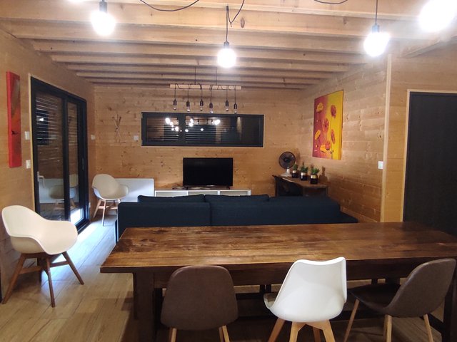 Chalet 7 pièces 14 personnes avec balcon - Super-Besse