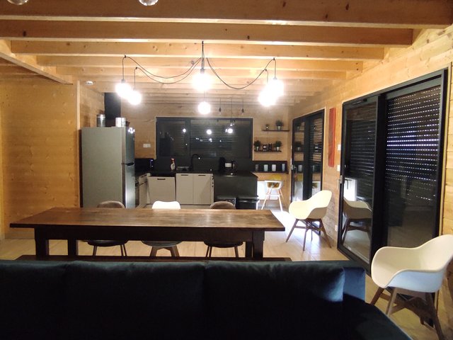 Chalet 7 pièces 14 personnes avec balcon - Super-Besse