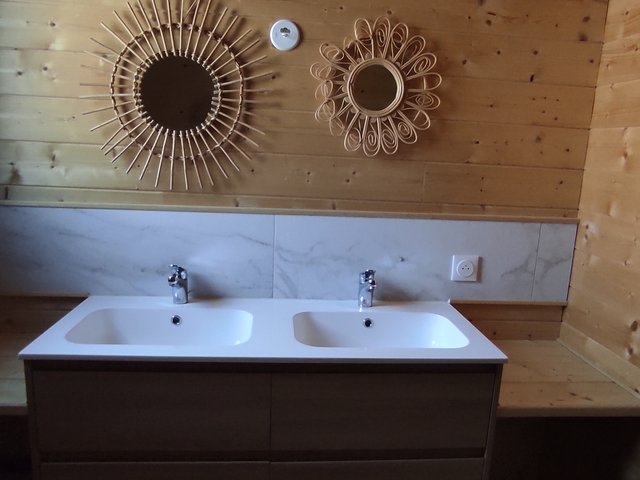 Chalet 7 pièces 14 personnes avec balcon - Super-Besse