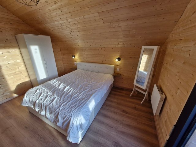 Chalet 7 pièces 14 personnes avec balcon - Super-Besse
