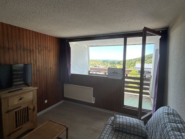 Appartement 2 pièces 6 personnes avec balcon - Super-Besse
