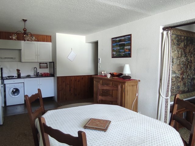Appartement 3 pièces 6 personnes avec balcon - Super-Besse