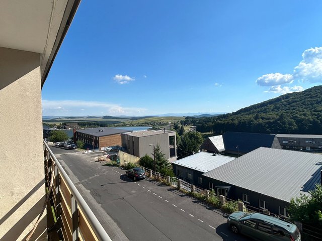 Appartement 4 pièces 8 personnes avec terrasse - Super-Besse