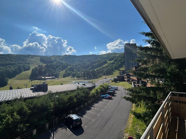 Appartement 4 pièces 8 personnes avec terrasse - Super-Besse