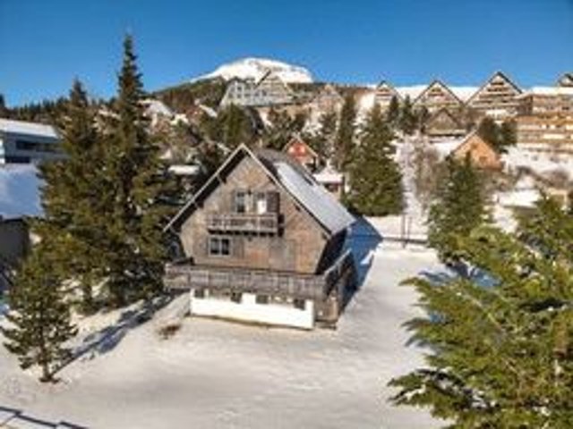 Chalet 5 pièces 10 personnes avec balcon - Super-Besse