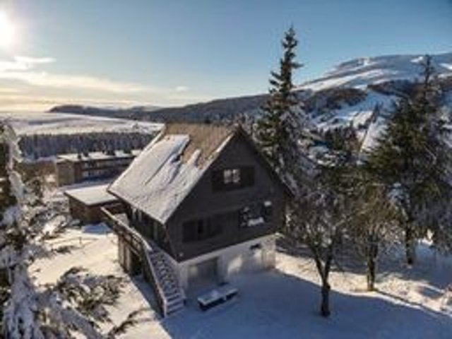 Chalet 5 pièces 10 personnes avec balcon - Super-Besse