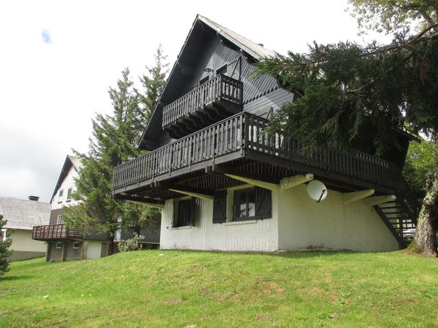 Chalet 5 pièces 10 personnes avec balcon - Super-Besse