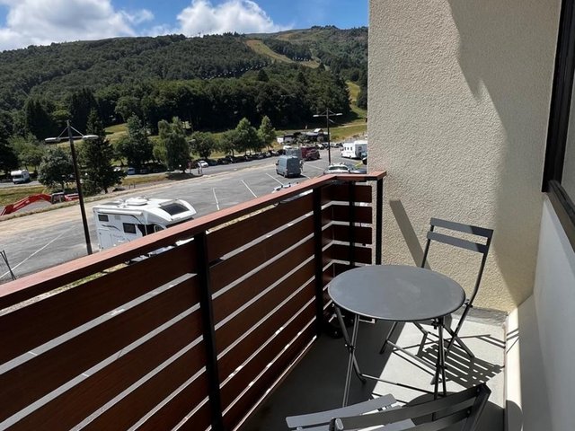 Studio 4 personnes avec balcon - Super-Besse