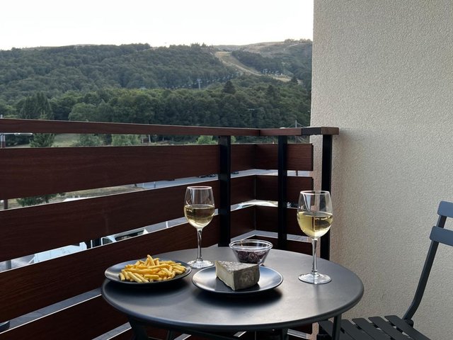 Studio 4 personnes avec balcon - Super-Besse