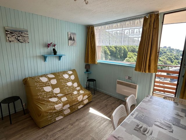 Studio 4 personnes avec balcon - Super-Besse