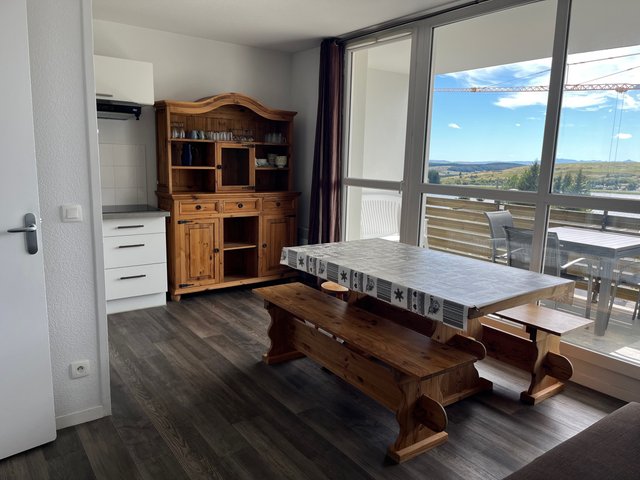 Appartement 2 pièces 6 personnes avec balcon - Super-Besse