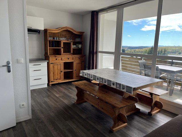 Appartement 2 pièces 6 personnes avec balcon - Super-Besse