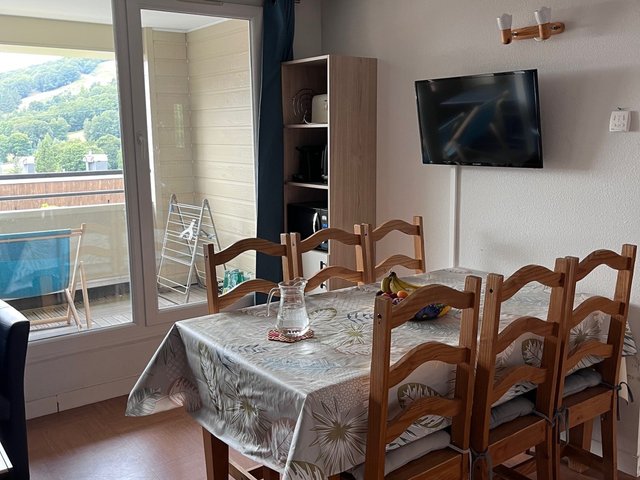 Appartement 3 pièces 6 personnes avec balcon - Super-Besse