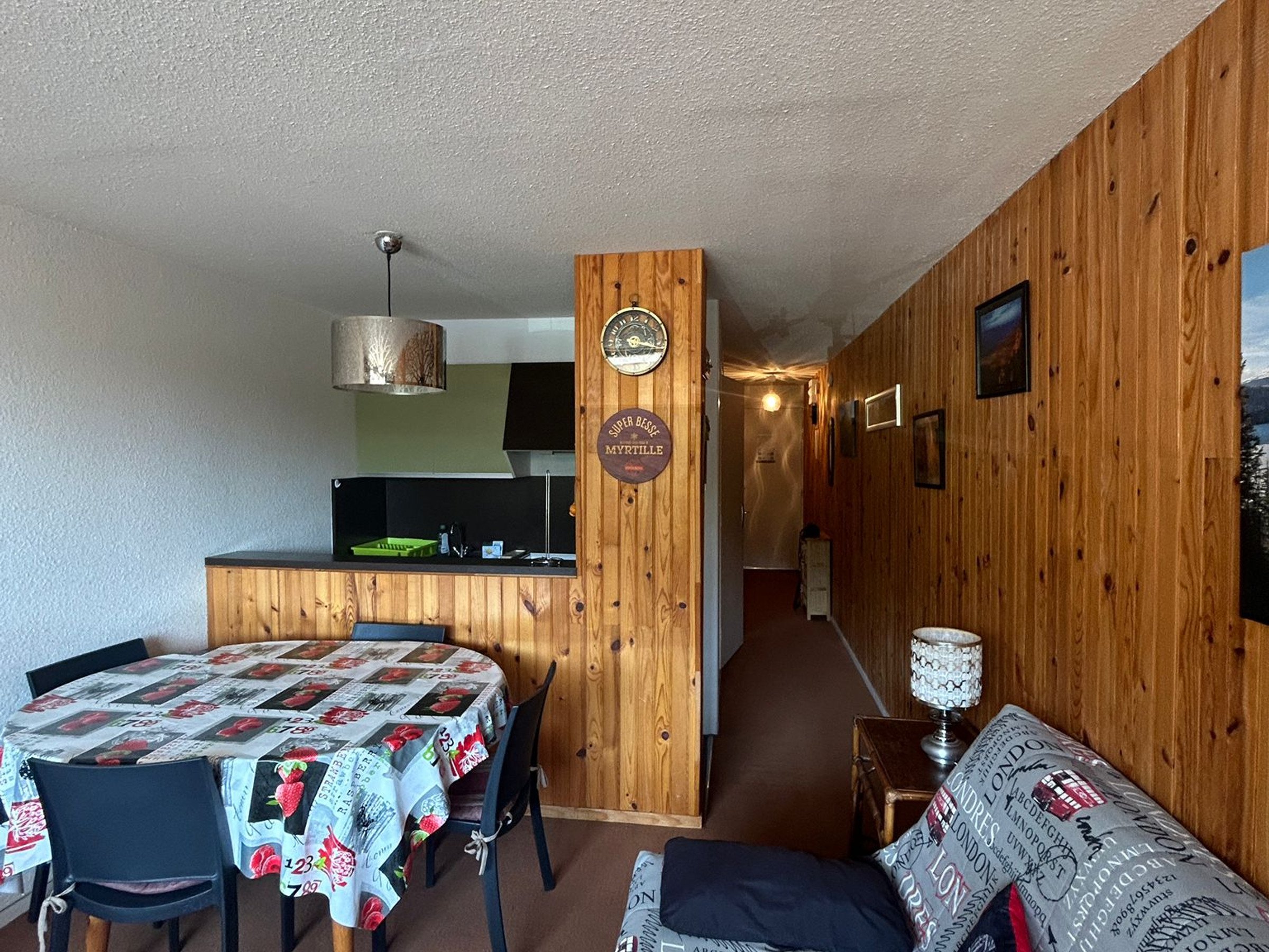 Appartement 2 pièces 4 personnes avec balcon - Appartement 2 pièces 4 personnes avec balcon - Super-Besse