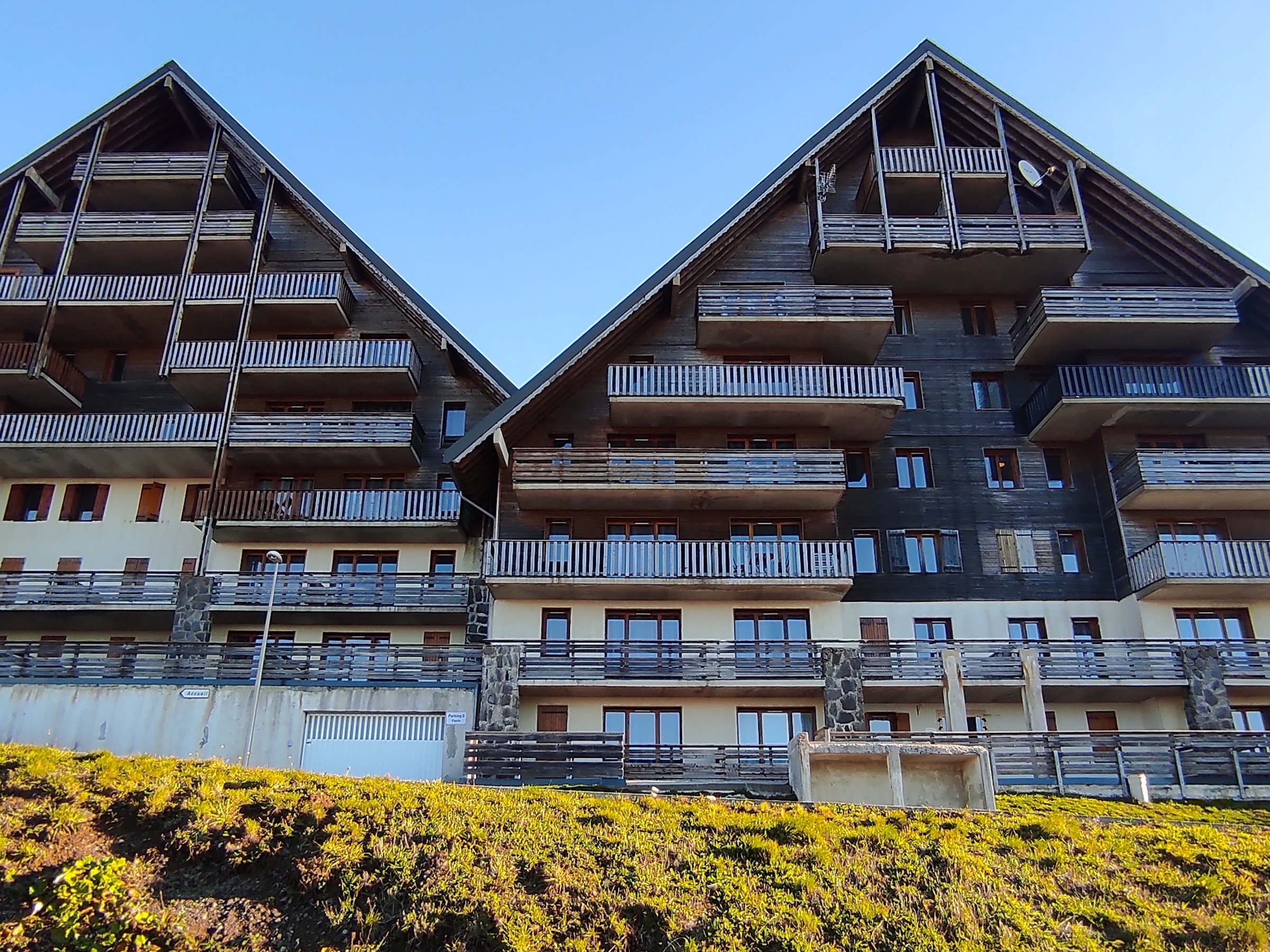 Appartement 3 pièces 6 personnes avec balcon - Appartement 3 pièces 6 personnes avec balcon - Super-Besse