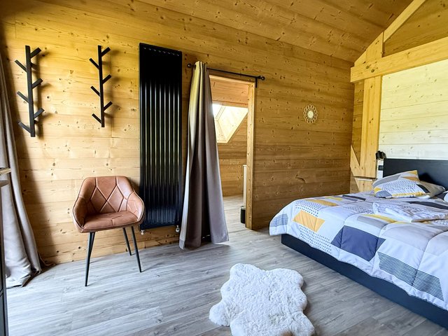 Chalet 12 pièces 14 personnes avec balcon - Super-Besse