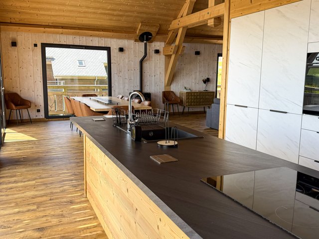 Chalet 12 pièces 14 personnes avec balcon - Super-Besse