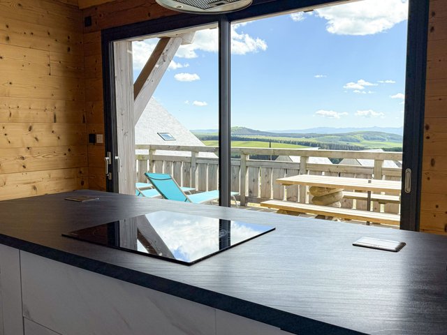 Chalet 12 pièces 14 personnes avec balcon - Super-Besse