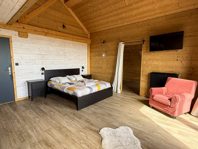 Chalet 12 pièces 14 personnes avec balcon - Super-Besse