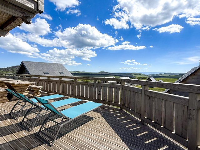 Chalet 12 pièces 14 personnes avec balcon - Super-Besse