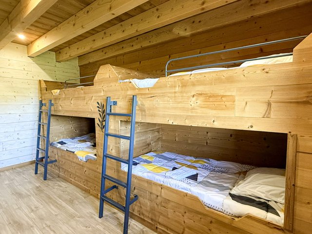 Chalet 12 pièces 14 personnes avec balcon - Super-Besse