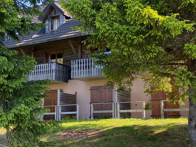 Appartement 2 pièces 4 personnes avec terrasse - Super-Besse