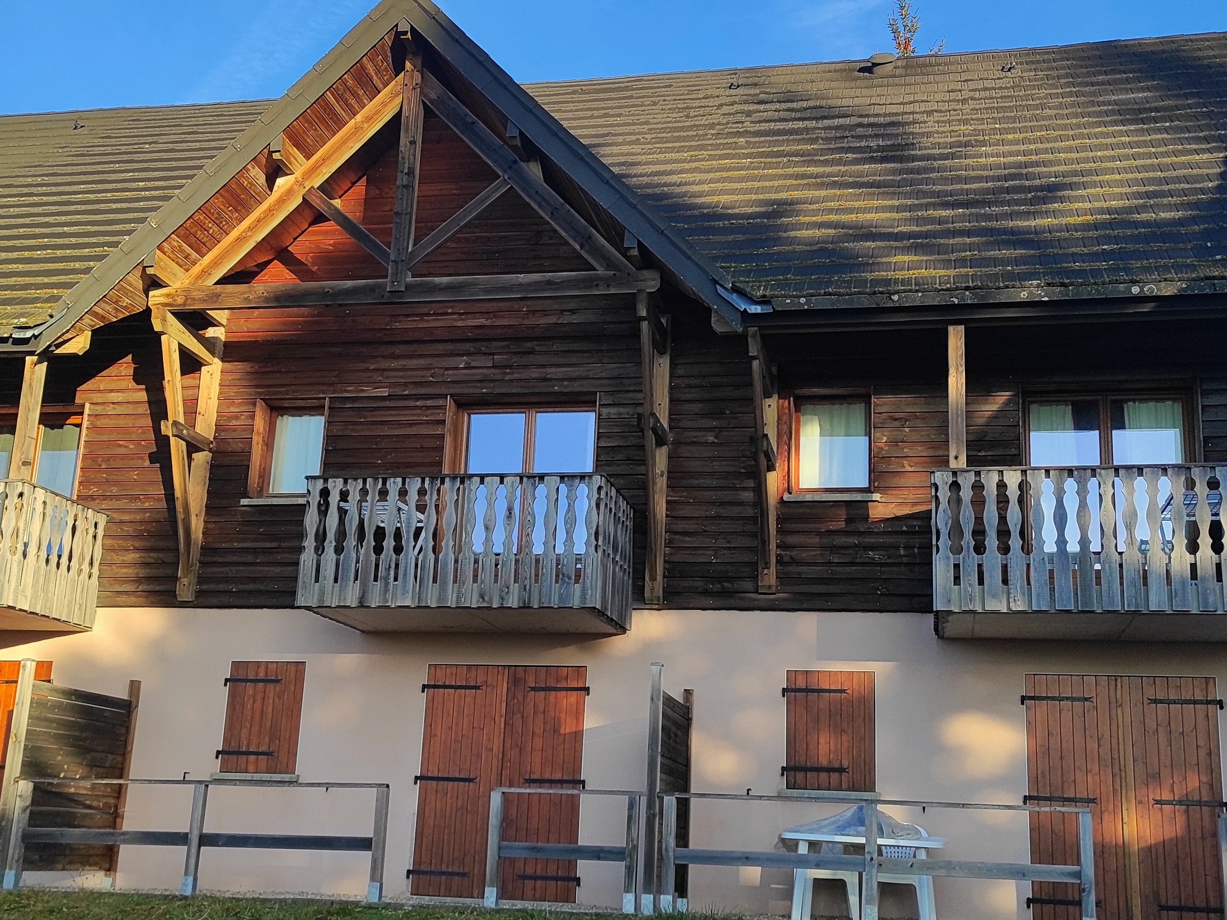 Appartement 3 pièces 5 personnes avec balcon - Appartement 3 pièces 5 personnes avec balcon - Super-Besse