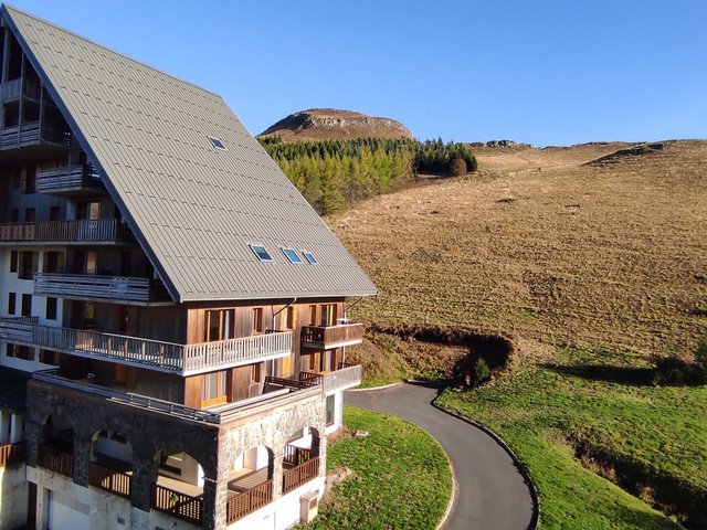 Appartement 2 pièces 4 personnes avec balcon - Super-Besse