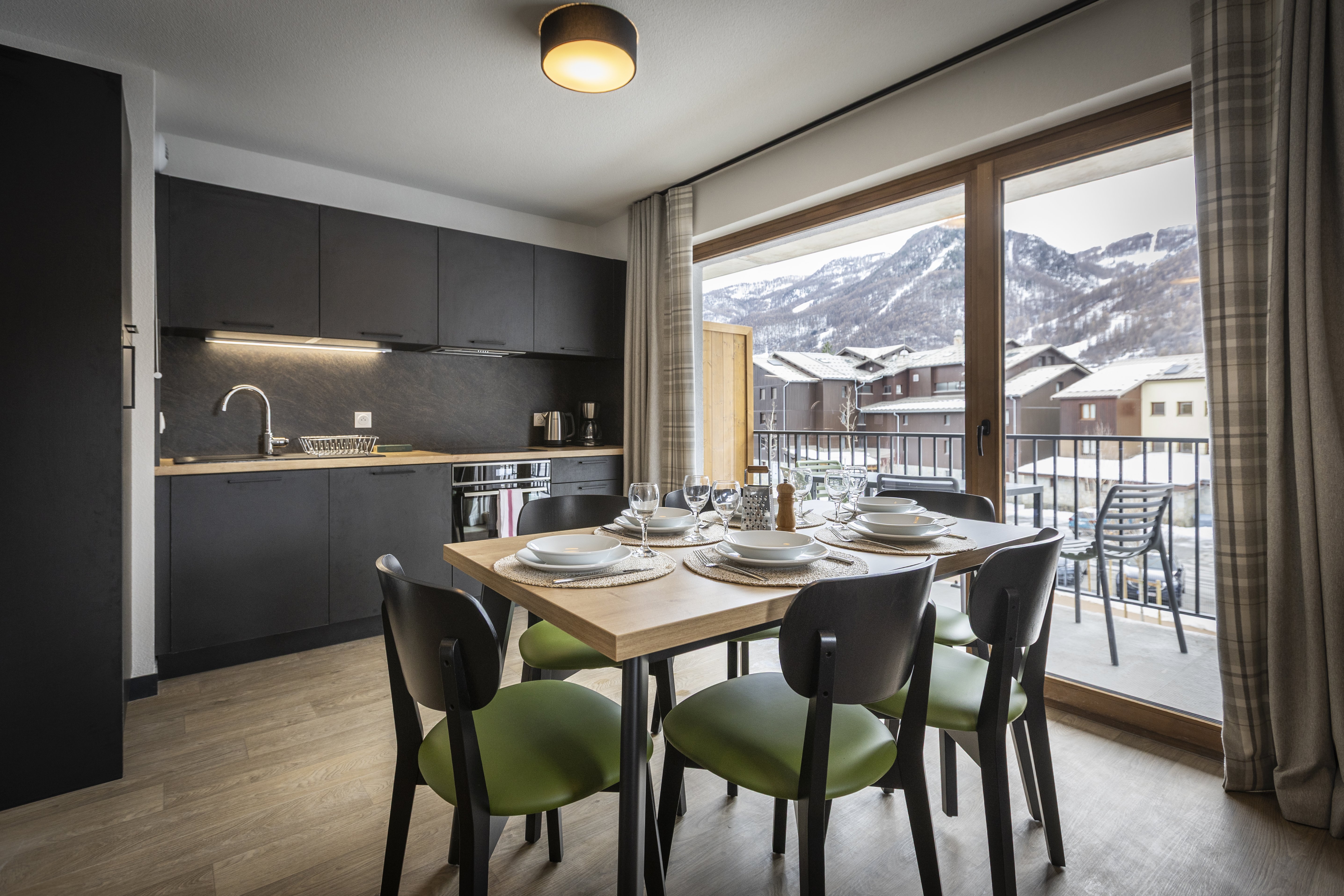 3 Pièces 6 personnes Confort - travelski home premium – Résidence Club MMV Le Serra Neva 4* - Serre Chevalier 1400 - Villeneuve