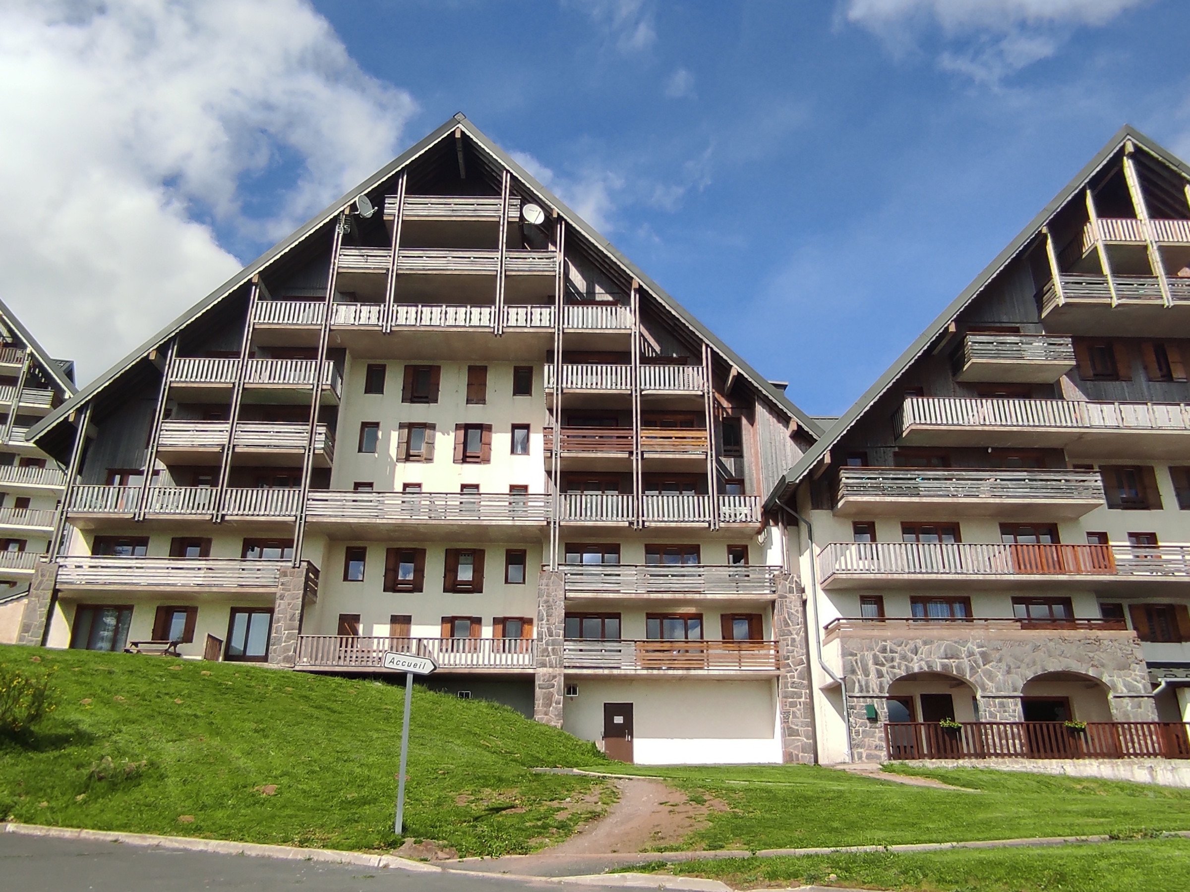 Appartement 2 pièces 4 personnes avec balcon - Appartement 2 pièces 4 personnes avec balcon - Super-Besse
