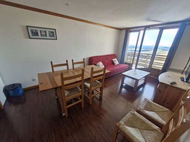 Appartement 3 pièces 6 personnes avec balcon - Super-Besse