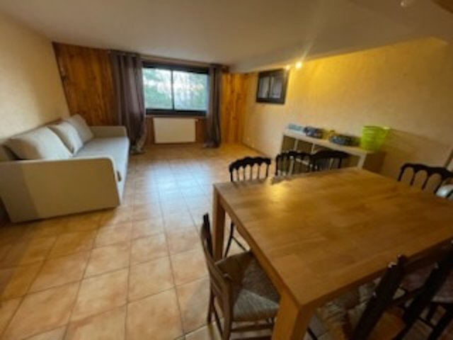 Chalet 7 pièces 12 personnes avec balcon - Super-Besse