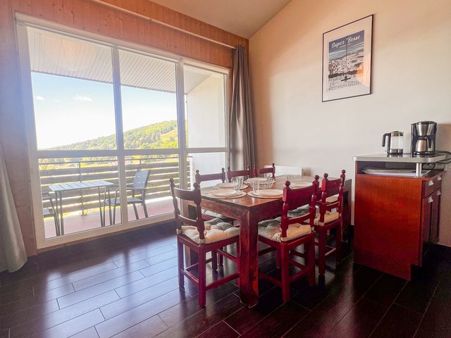 Appartement 3 pièces 8 personnes avec balcon - Super-Besse