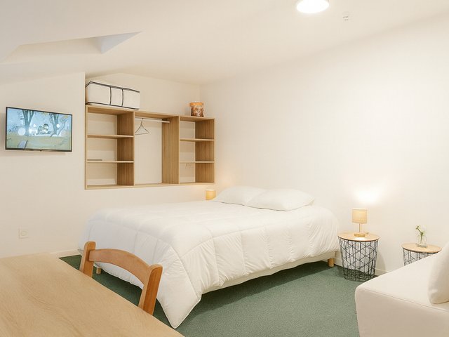 Appartement 3 pièces 8 personnes avec balcon - Super-Besse