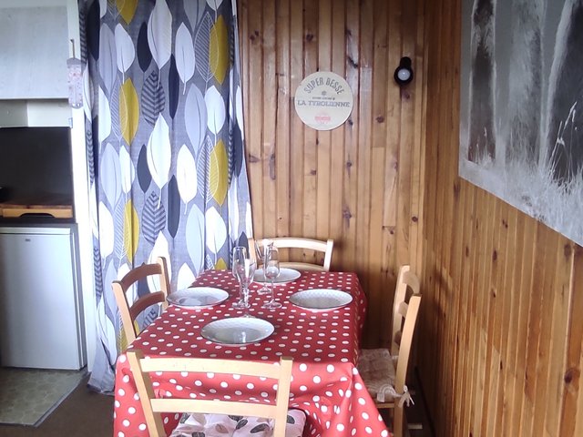 Studio 4 personnes avec balcon - Super-Besse