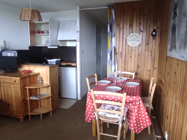 Studio 4 personnes avec balcon - Super-Besse
