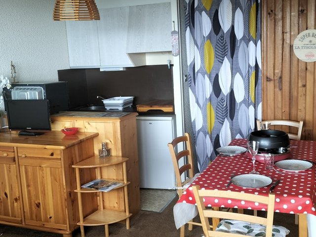 Studio 4 personnes avec balcon - Super-Besse