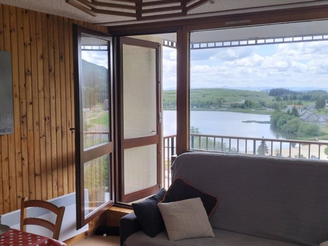 Studio 4 personnes avec balcon - Super-Besse