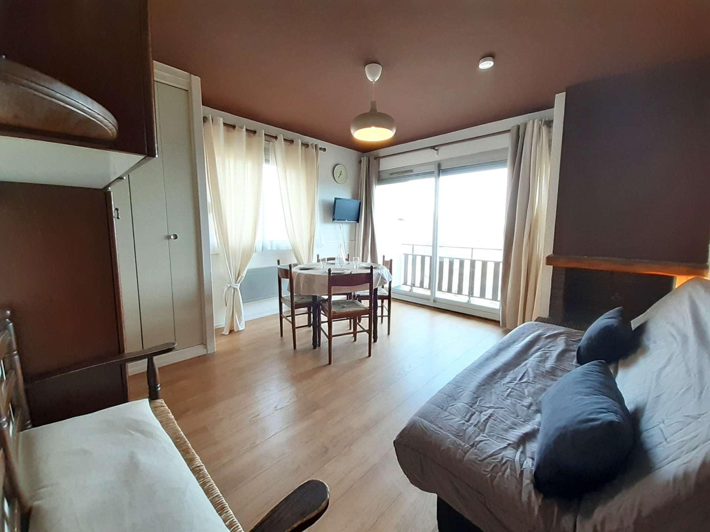 Studio 4 personnes avec balcon - Résidence MONTREAL I - Saint Lary Soulan