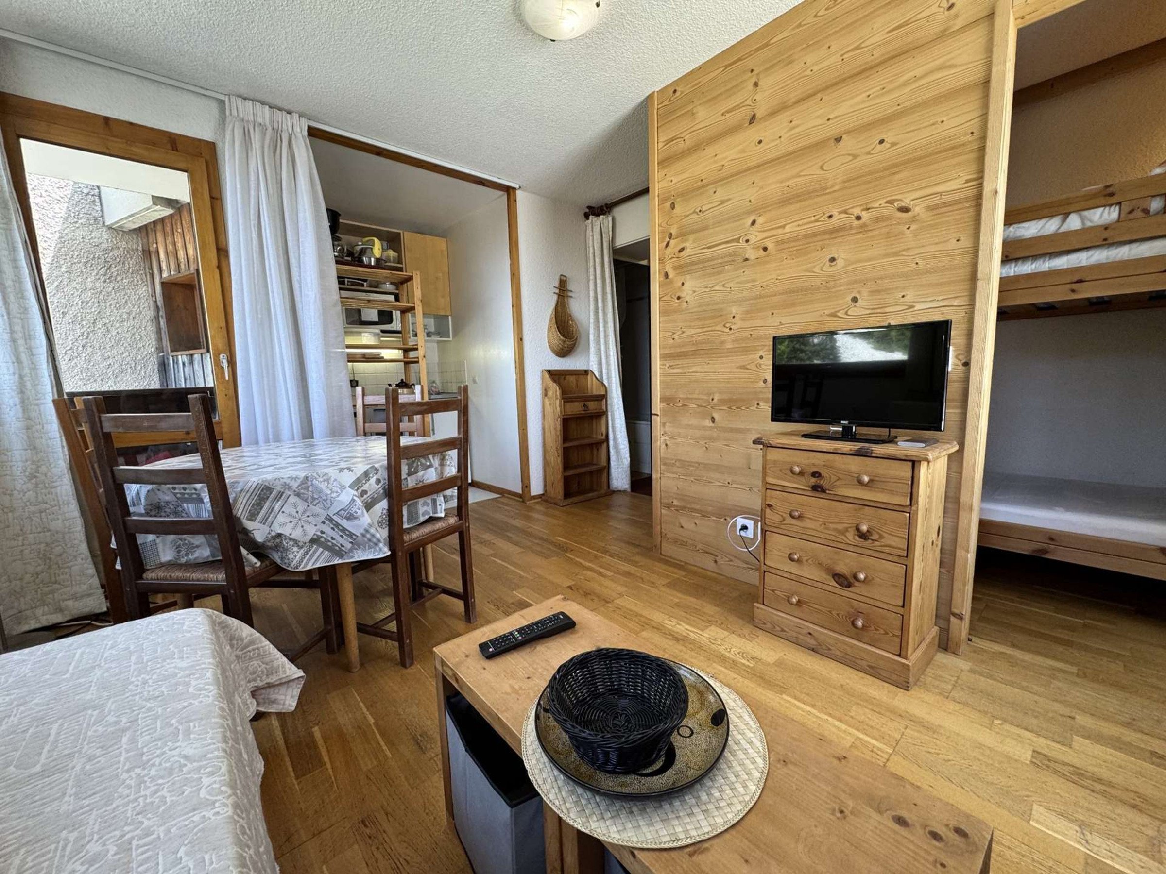 Studio 4 persons with balcony - Résidence Les Glaciers 3 - Plagne Bellecôte