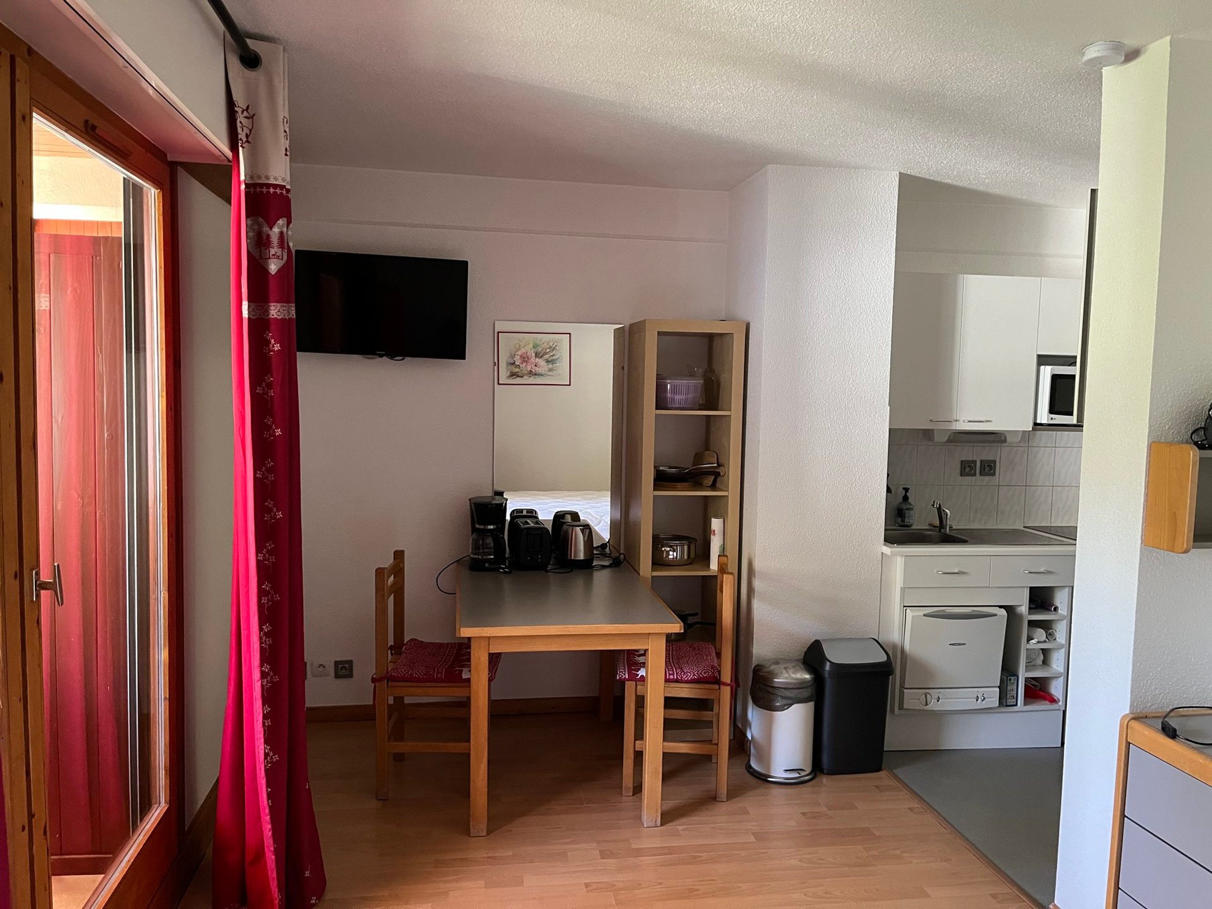 Studio 2 personnes avec balcon - Résidence GRAND CHALET - Brides les Bains