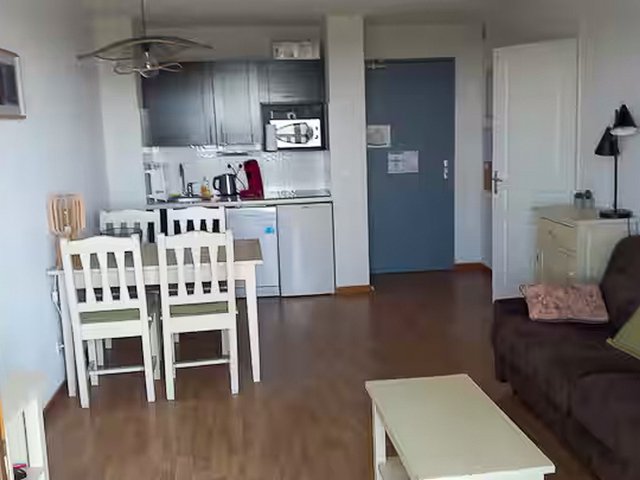 Appartement 2 pièces 4 personnes avec balcon - Super-Besse