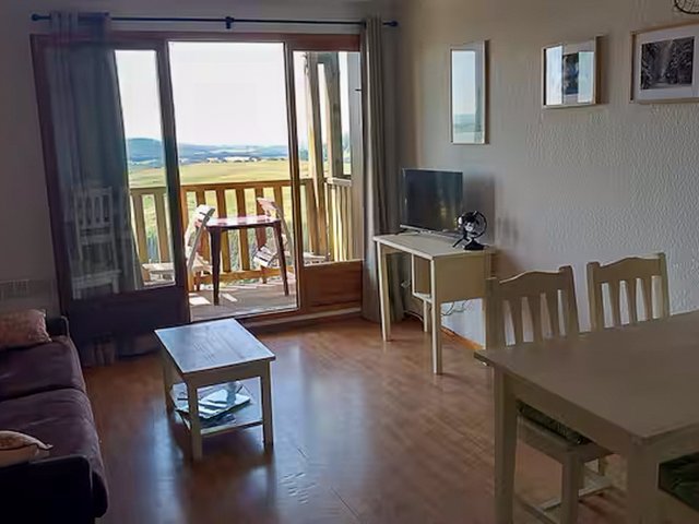 Appartement 2 pièces 4 personnes avec balcon - Super-Besse