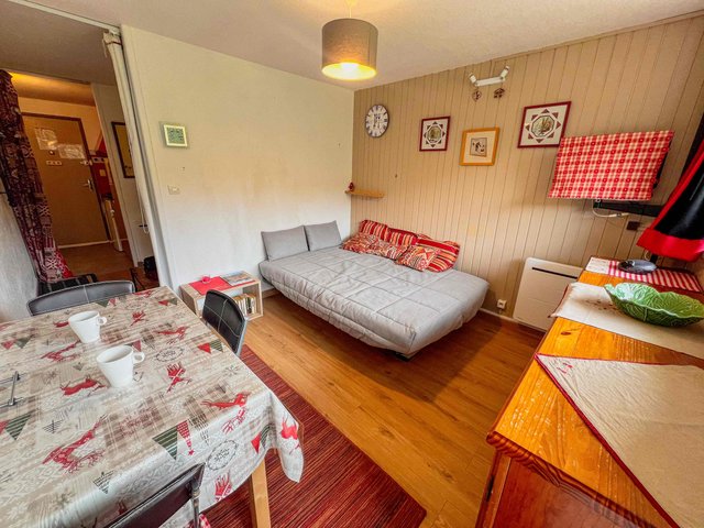 Studio 3 personnes avec balcon - Super-Besse