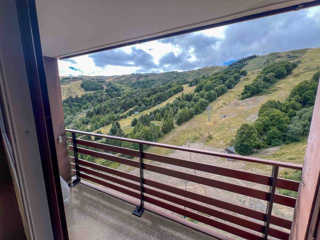 Studio 3 personnes avec balcon - Super-Besse